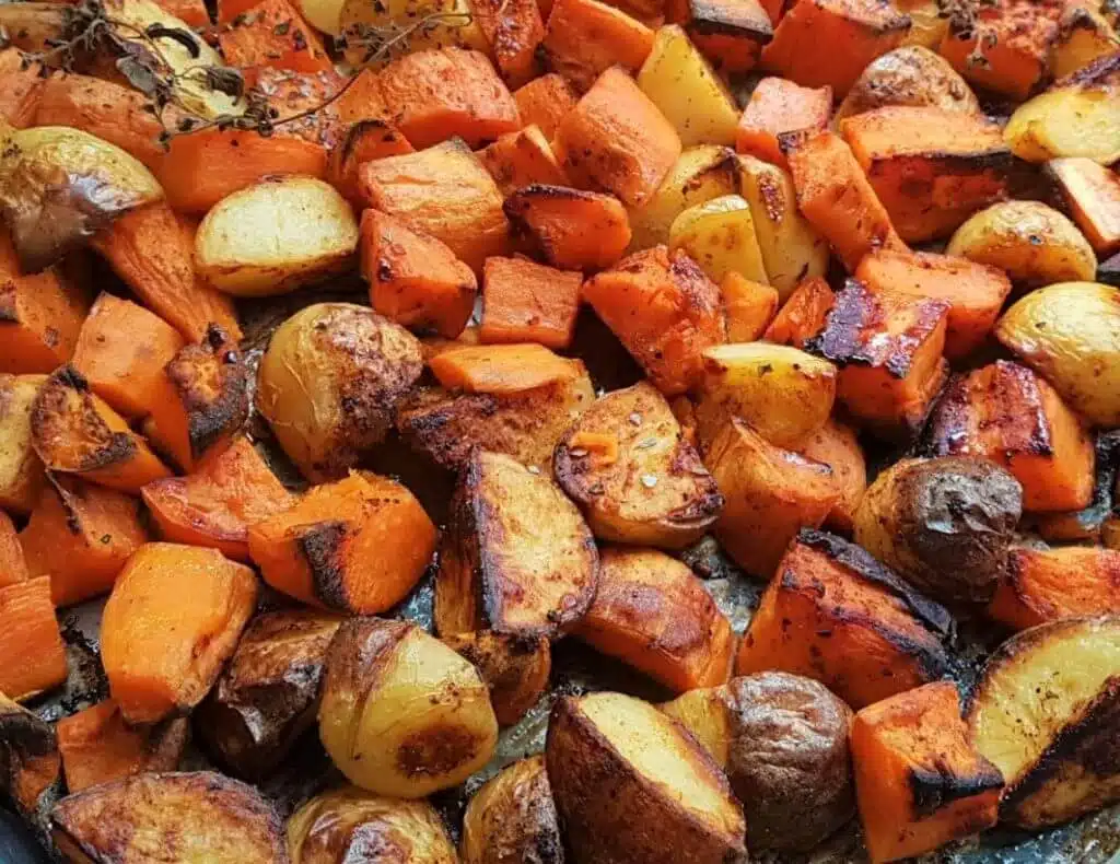 תפוחי אדמה ובטטות אפויות בתנור