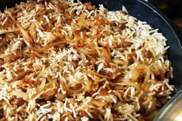 מג'דרה – אורז עם עדשים ובצל מטוגן