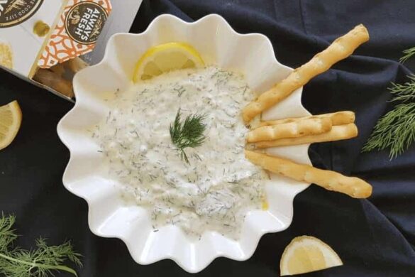 צזיקי – סלט מלפפונים יוגורט ושמיר ב- 10 דקות!