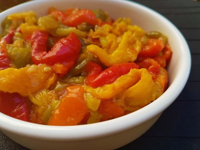 פלפלים קלויים בתחמיץ