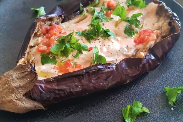 חציל שלם קלוי בטחינה