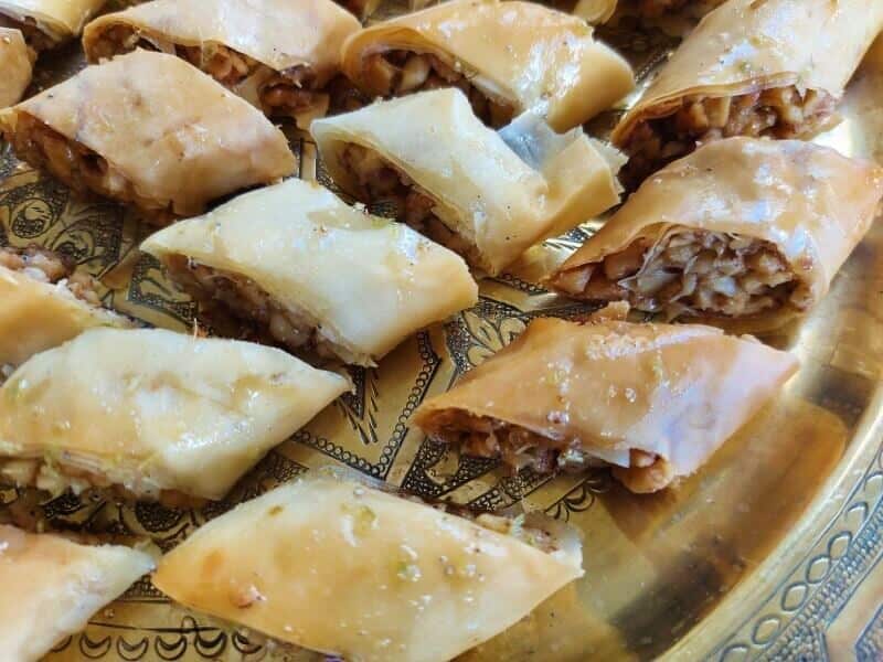 בקלאווה במילוי שקדים ואגוזים 