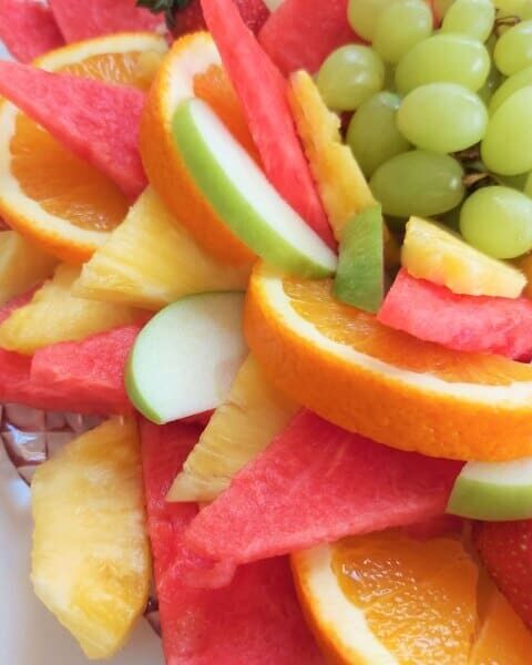 מגש פירות מעוצב מפירות העונה